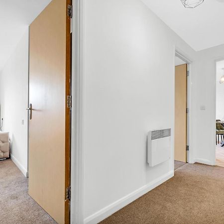 Stylish 4Th Floor 2 Bedroom En Suite City Centre Apartment With Parking By Azura Nights Бирмингам Екстериор снимка