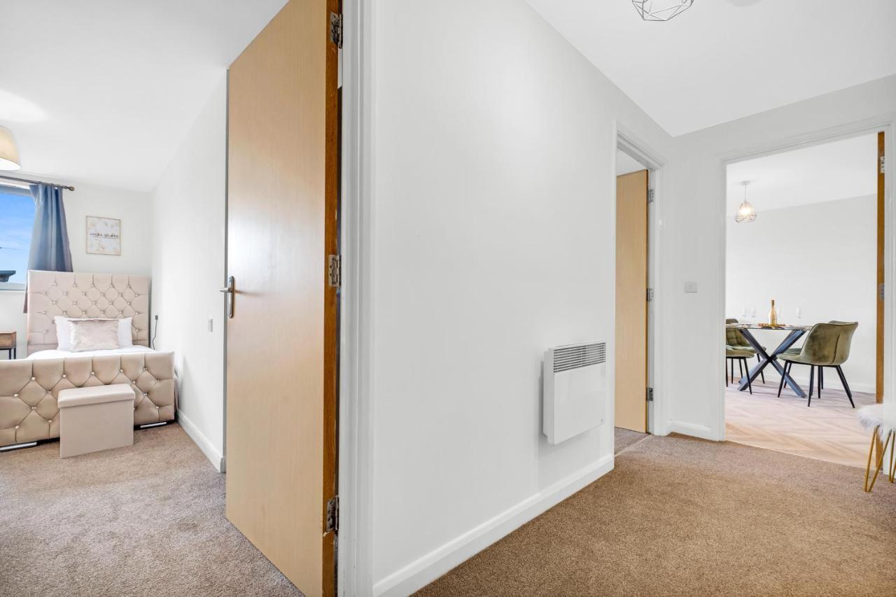 Stylish 4Th Floor 2 Bedroom En Suite City Centre Apartment With Parking By Azura Nights Бирмингам Екстериор снимка
