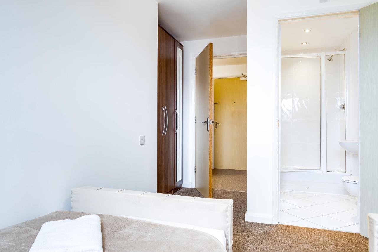 Stylish 4Th Floor 2 Bedroom En Suite City Centre Apartment With Parking By Azura Nights Бирмингам Екстериор снимка