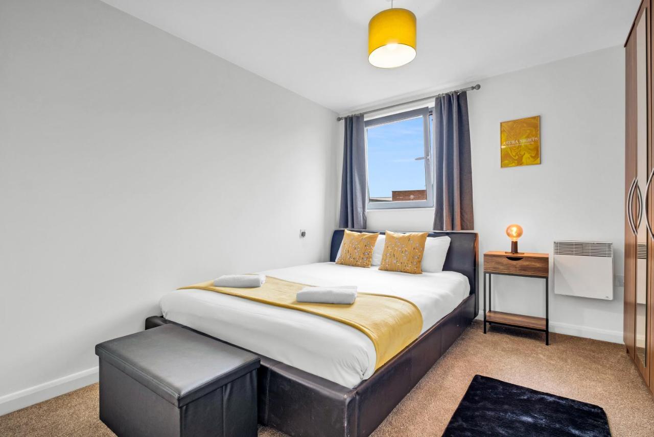 Stylish 4Th Floor 2 Bedroom En Suite City Centre Apartment With Parking By Azura Nights Бирмингам Екстериор снимка