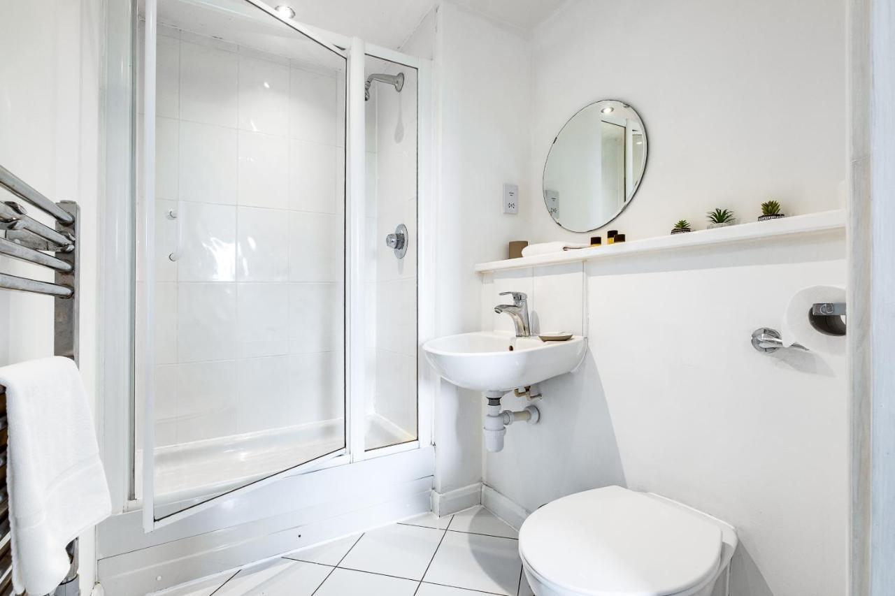 Stylish 4Th Floor 2 Bedroom En Suite City Centre Apartment With Parking By Azura Nights Бирмингам Екстериор снимка